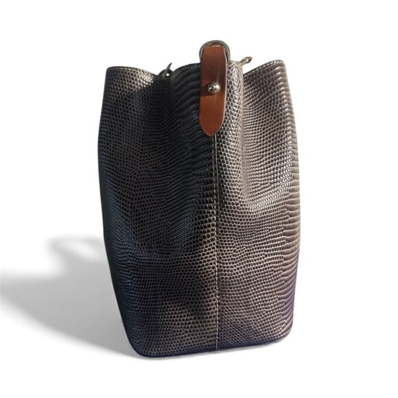 Dooney & Bourke NWT Barlow shoulder bag - Large NWT with original dust bag. - Picture 4 of 7